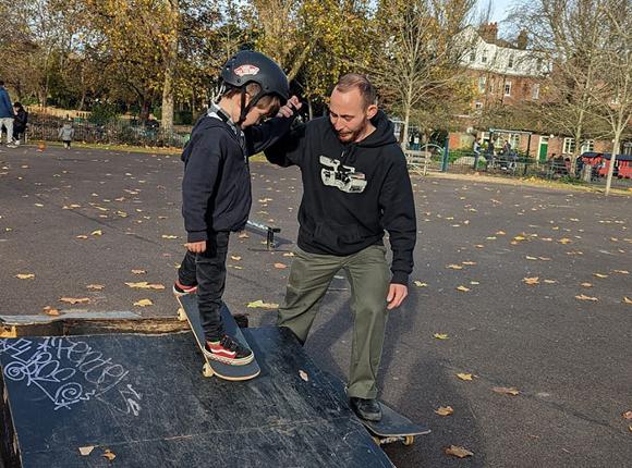 Pro Skateboarder Ross teaching Skateboarding Lessons in Bishops Park